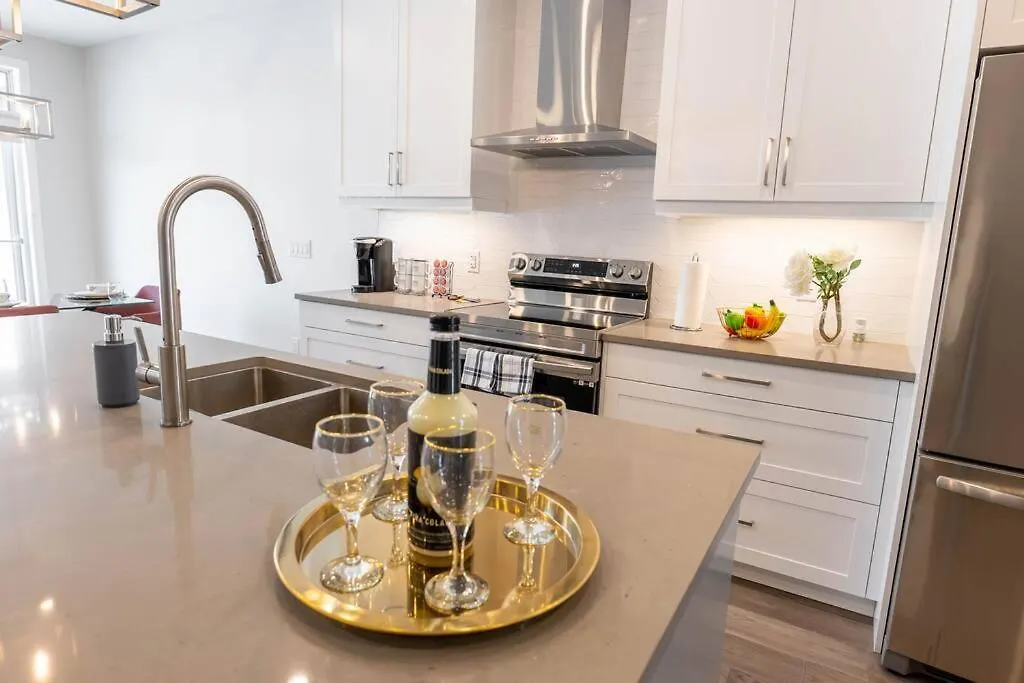 דירות Luxury Niagara 3 Bdr Townhouse /Garage מפלי הניאגרה